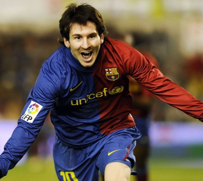 彻底爆发！勇士全队集体抗议裁判，库里被对手恶意拉扯犯规令人震怒